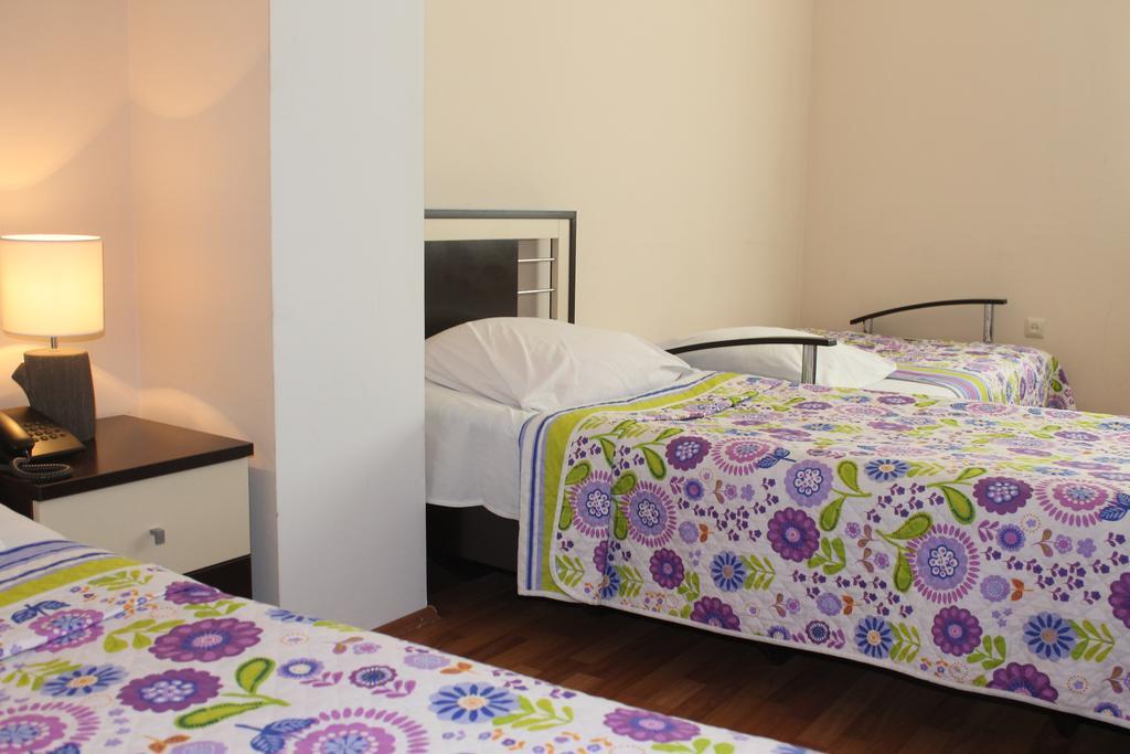 Max Comfort Hotel Koutaïssi Chambre photo