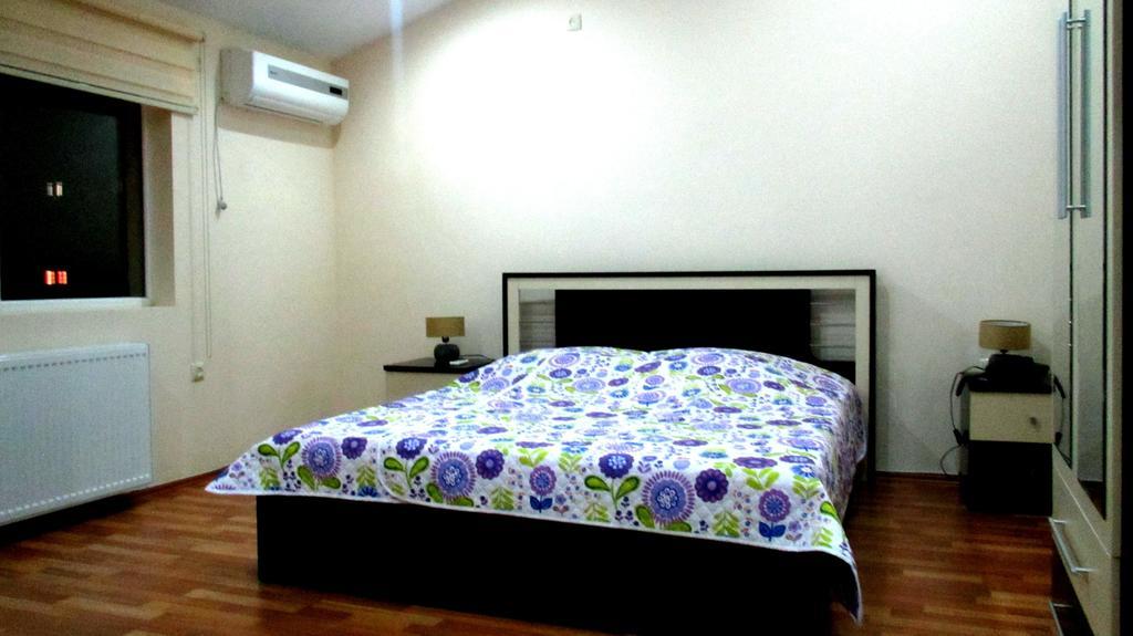 Max Comfort Hotel Koutaïssi Extérieur photo