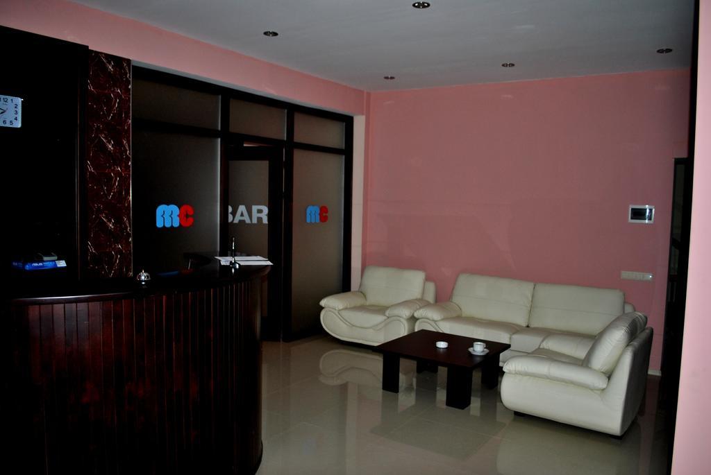 Max Comfort Hotel Koutaïssi Extérieur photo