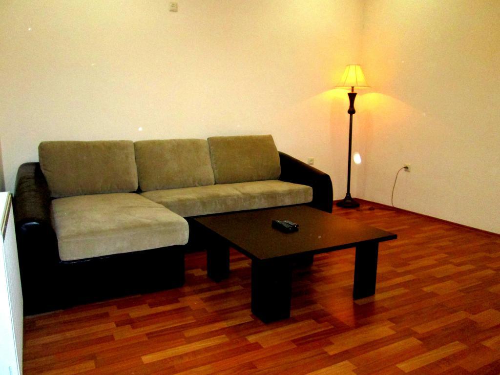 Max Comfort Hotel Koutaïssi Extérieur photo