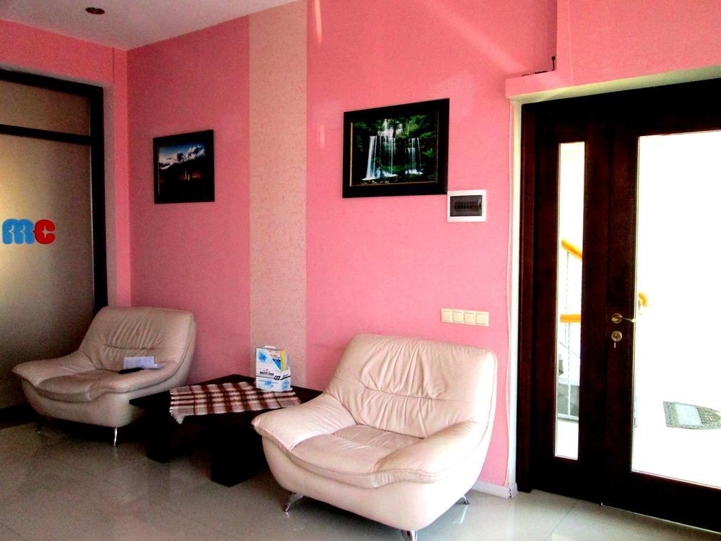 Max Comfort Hotel Koutaïssi Extérieur photo