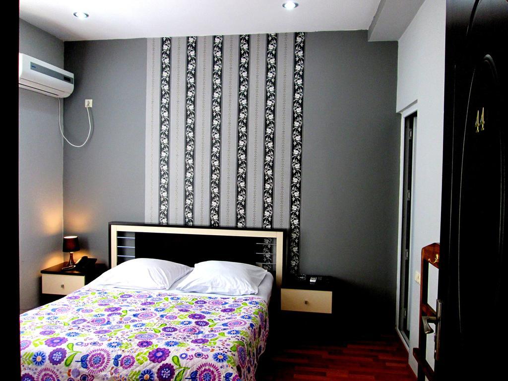 Max Comfort Hotel Koutaïssi Chambre photo