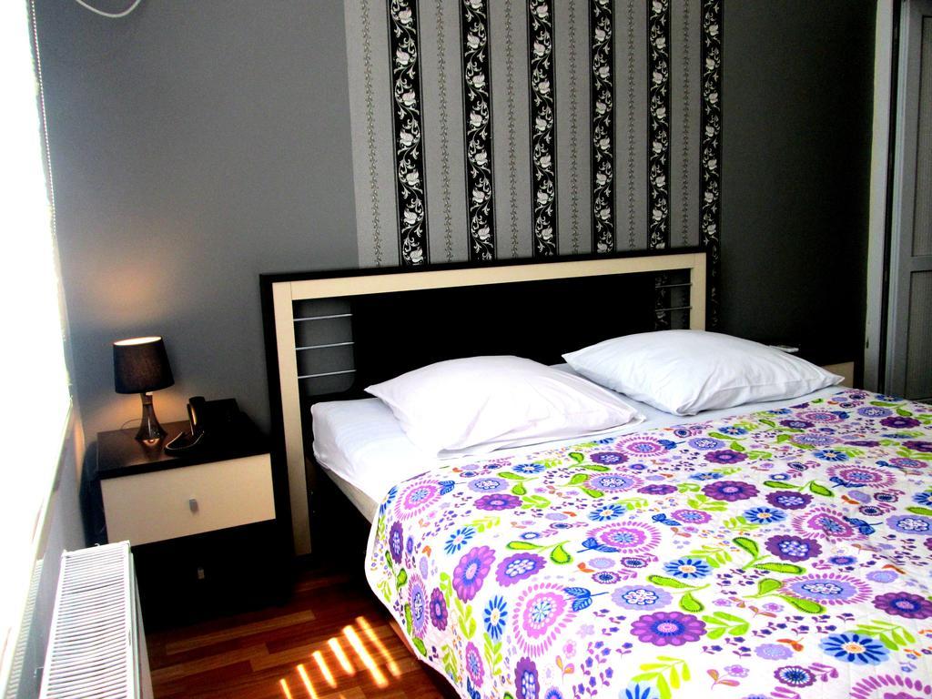 Max Comfort Hotel Koutaïssi Chambre photo