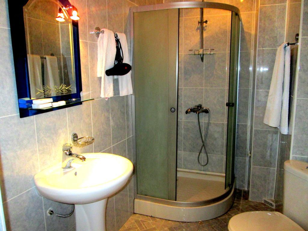 Max Comfort Hotel Koutaïssi Chambre photo