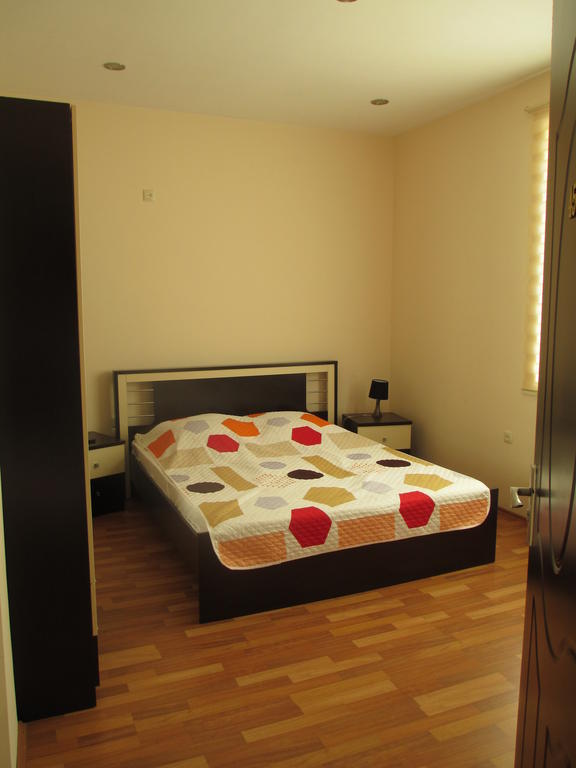 Max Comfort Hotel Koutaïssi Extérieur photo