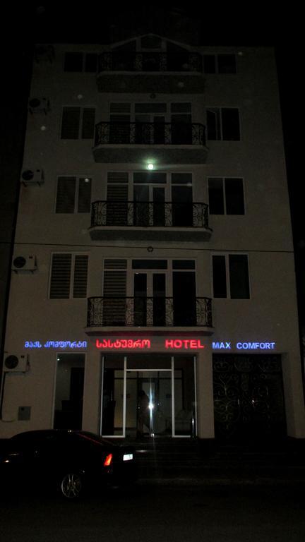Max Comfort Hotel Koutaïssi Extérieur photo